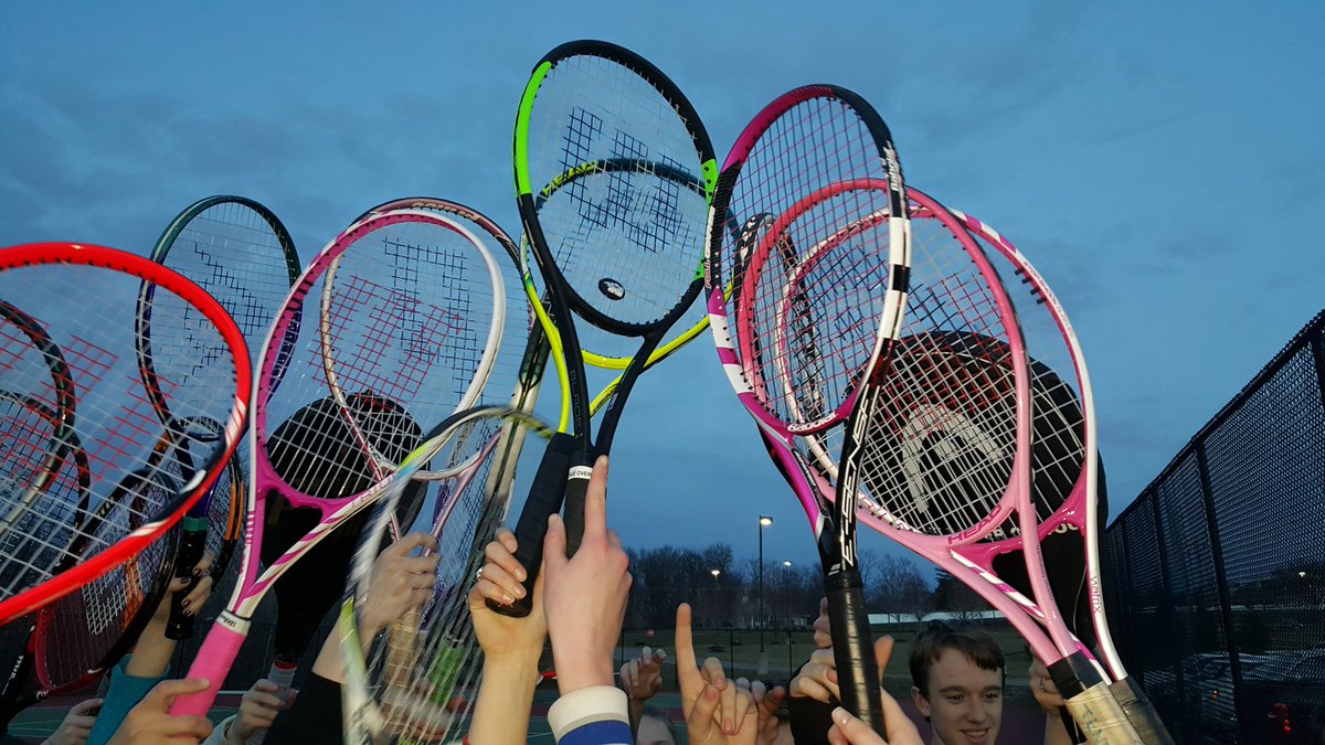 Happy New Year from the IC Men &amp; Women's Tennis Teams!!!! This is going to be a great year full of competition and hard work! Our goals are high for this next year and from all of us to you and your families, Happy 2022!