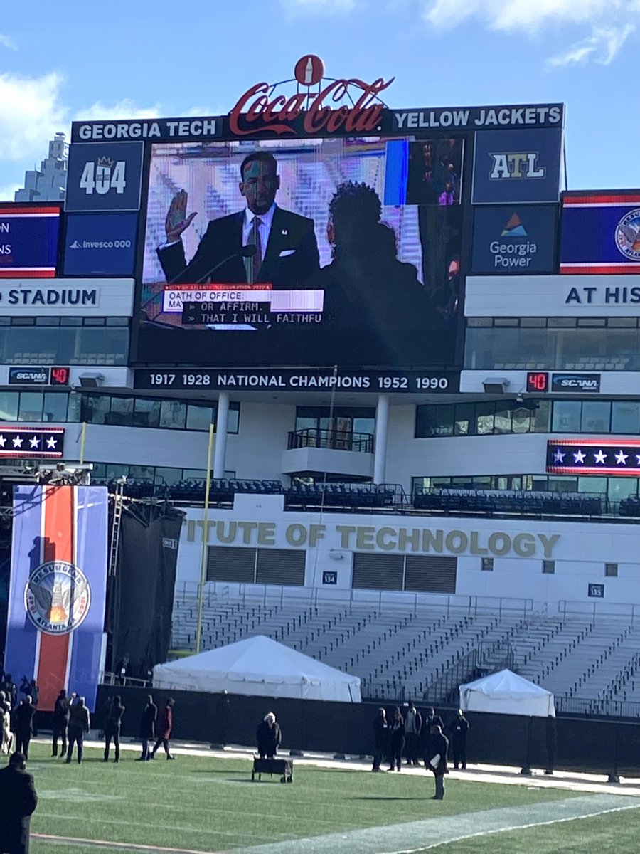 LvanDoeveren's tweet image. We have a new Mayor! 
Congrats to @andreforatlanta on becoming the 61th Mayor of Atlanta. The Netherlands looks forward to working with you on innovation, inclusion and fintech in this vibrant city! 
#ONEAtlanta #Movingatlforward