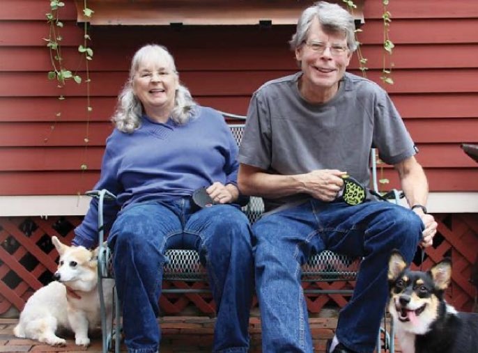 Here’s Stephen King and his wife being a cool couple for their 51st wedding anniversary..let’s show them some love