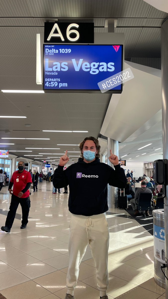 alexhenneuse's tweet photo. Another 4 hours left for #CES. With love from my Atlanta flight connection.
#reemo https://t.co/rMD9nT6HDB