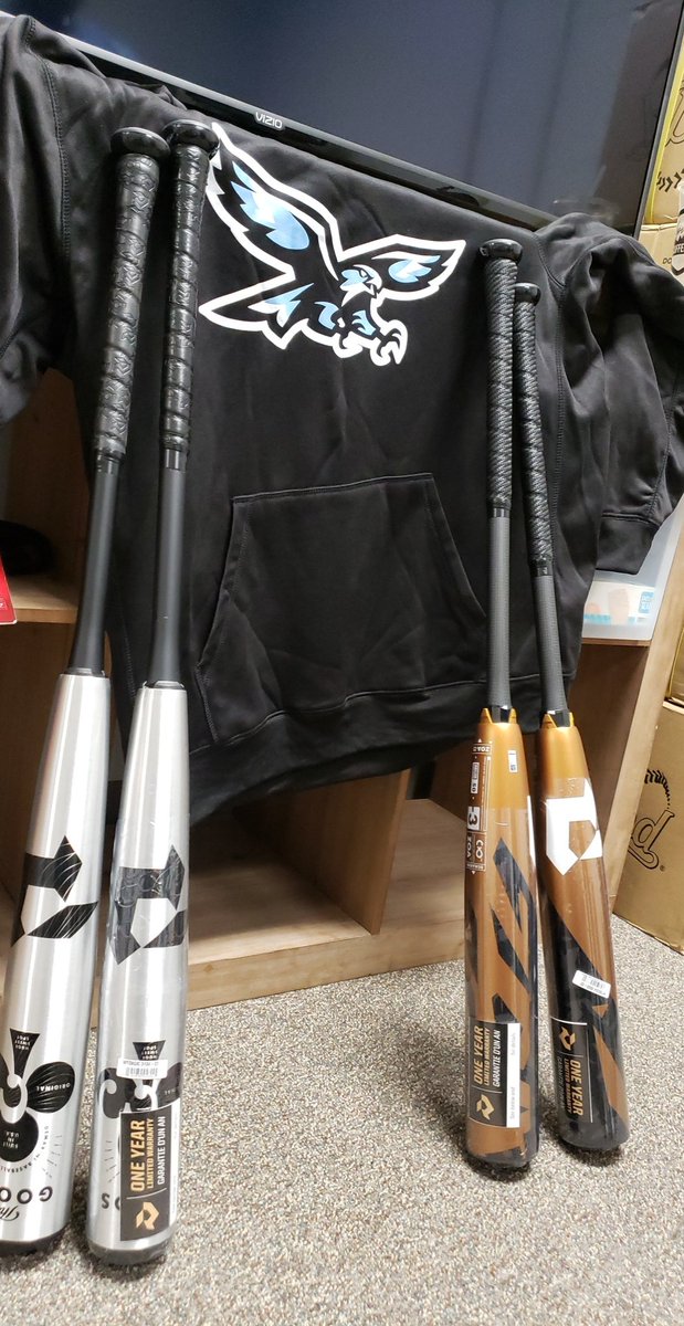 Starting to get our new gear in for this up coming season!! 
#NightHawkNation #JUCOPRODUCT
<a href="/Chopper_54/">Rich Thompson, OLY</a> <a href="/MarcusWyatt15/">Marcus Wyatt</a>