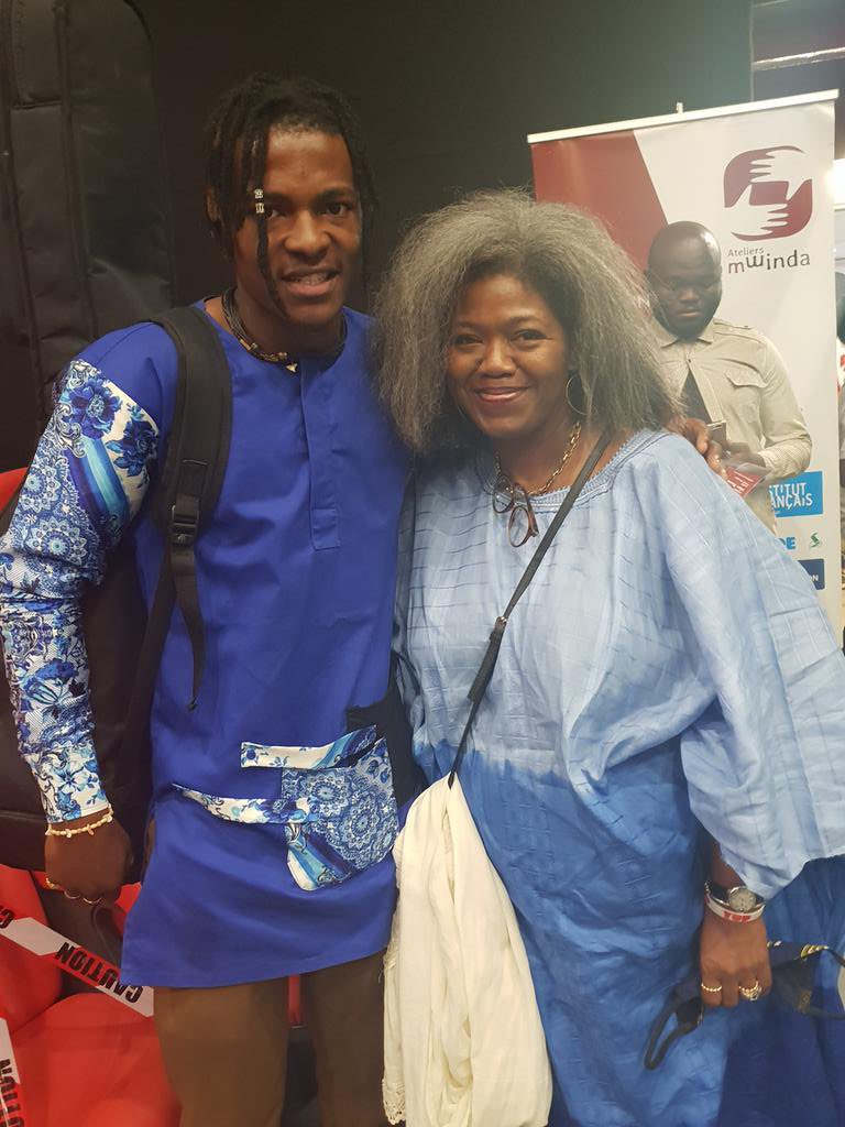 Alcide_Kacou's tweet photo. Quelle belle histoire, qui est née d’une rencontre accidentelle et d’un tweet de @sylviane_smm (DG de #YupCameroun), et qui est devenue une collaboration naturelle entre un talent brut @CysoulOfficiel et une marque aux valeurs qui lui correspondent!
@ManuelaEbe @LayeDiom #Fier 👏🏾 https://t.co/GBrcO81MdI