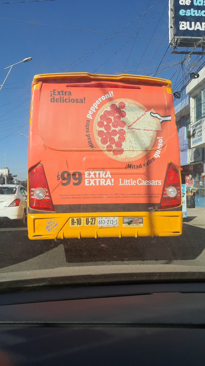 JOSCRIS's tweet photo. Se está pasando los altos y se está metiendo a los autos 0 precaución al manejar https://t.co/4ufY01ujJ9