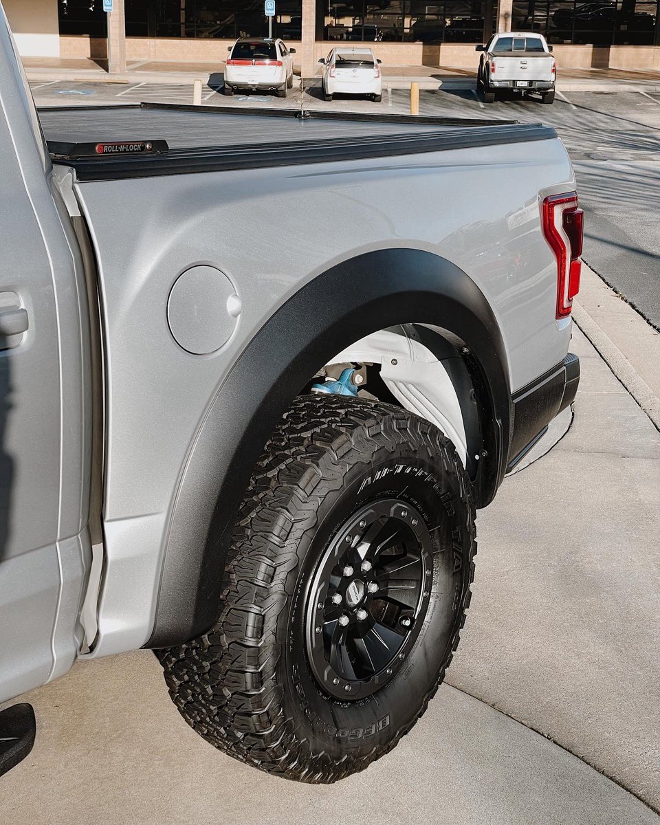 allanvigilfl's tweet photo. What a looker 😍 there’s something about Ingot Silver on a F150 Raptor https://t.co/PEC9dZIGLT

#ford #fordf150 #fordraptor #f150raptor #fordtrucks #raptoraddiction #allanvigil #allanvigilfordlincoln https://t.co/9hFgu42Ugg