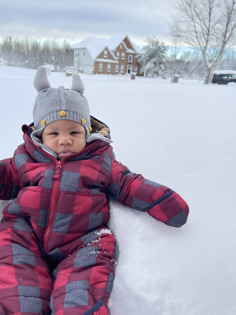 sweet_teelee's tweet photo. My grandson Dior’s 1st snow day. #Fox5SnowDay #babyitscoldoutside https://t.co/REPXWCnmtd
