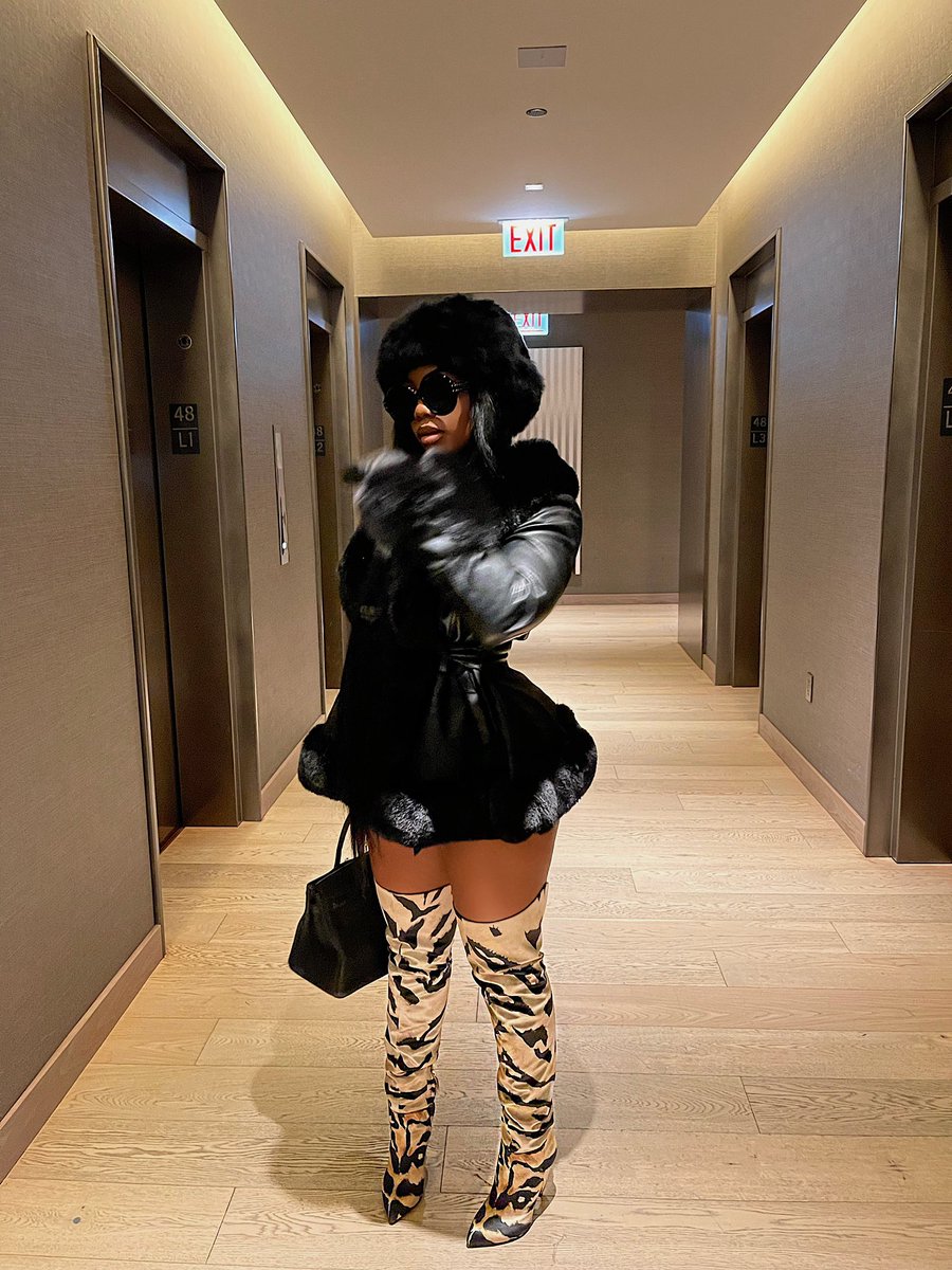 dearra's tweet photo. bitch it’s up 🥂 https://t.co/Syo999tM2A