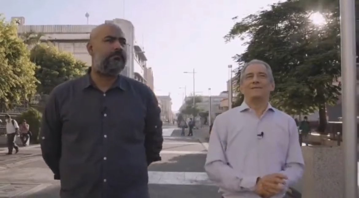 JoseValdezSV's tweet photo. Irónicamente…

Quienes critican al gobierno y dicen sentir “temor” y vivir en una “dictadura”…

Critican y caminan con total libertad y seguridad en un lugar que ahora es más seguro y limpio gracias al gobernante que acusan y critican…

El sentido común no es lo de ellos. https://t.co/z8XsweYGIZ