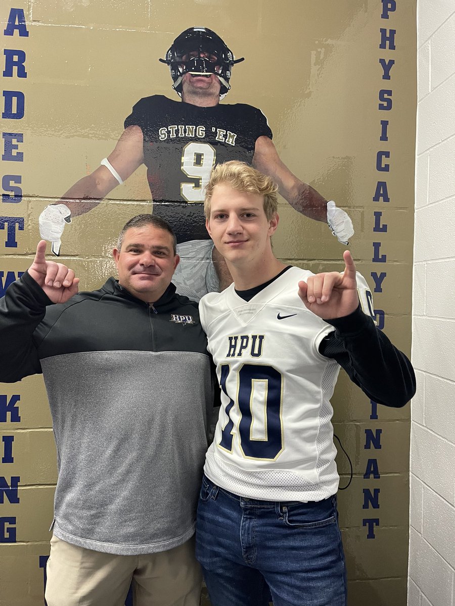 TravisMunden3's tweet photo. Had a great time meeting coaches and former players of Howard Payne University https://t.co/WXvIWhtjju