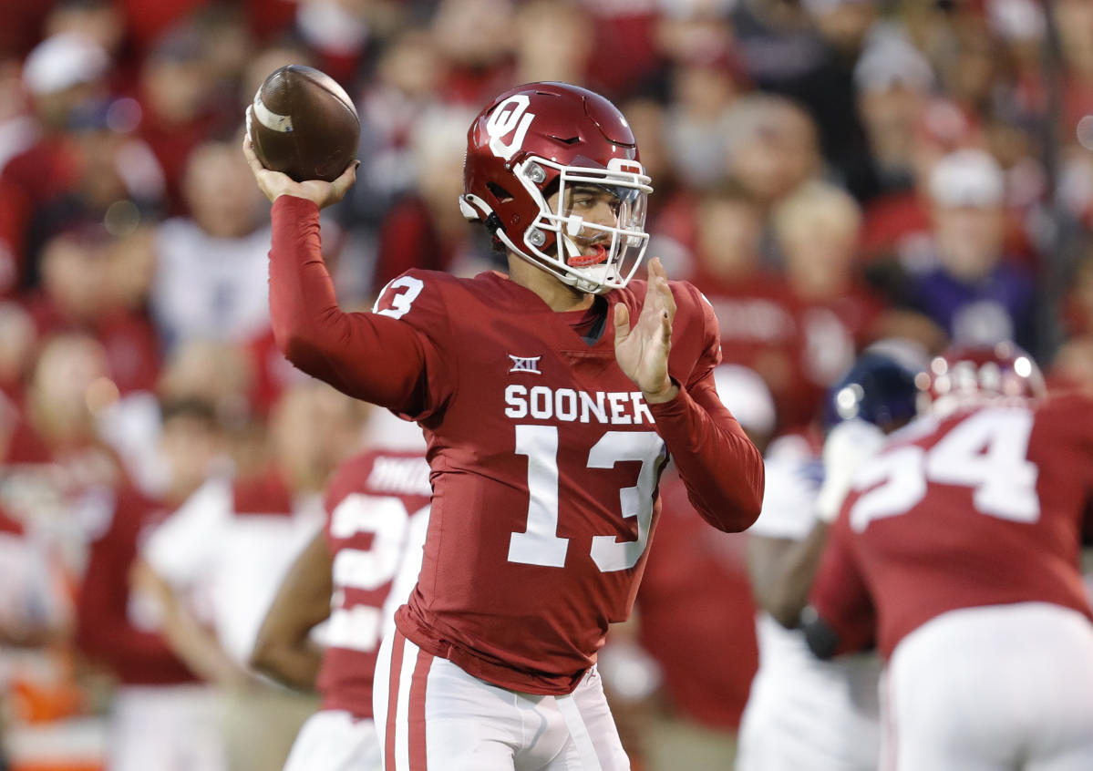 YahooSportsCFB's tweet photo. Oklahoma QB Caleb Williams is going to explore transfer opportunities, but says he could remain at OU. 

The most important factor in where he plays next year is "professional development," his father told @PeteThamel.

➡️ https://t.co/S1H8xFwNHa https://t.co/IIIRWzSVt3
