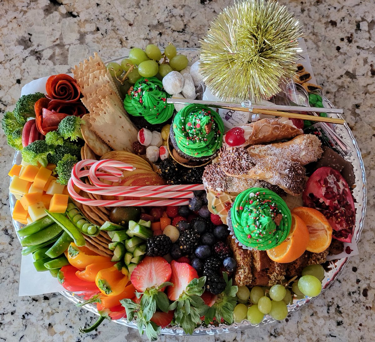 ColoradoGenXGal's tweet photo. Happy 2022 LinkedIn family! It's been quiet in the kitchen since Christmas, but I am working on some exciting things happening for Crystal's Creations!  Stay tuned for the big announcement later this month! 

Check out the sweet/savory grazing trays I prepared for the holidays! https://t.co/HhwjfHAsdf