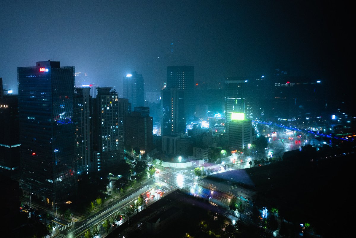 teemusphoto's tweet photo. Cyberpunk inspired photos of Seoul https://t.co/xSSh1O03r8