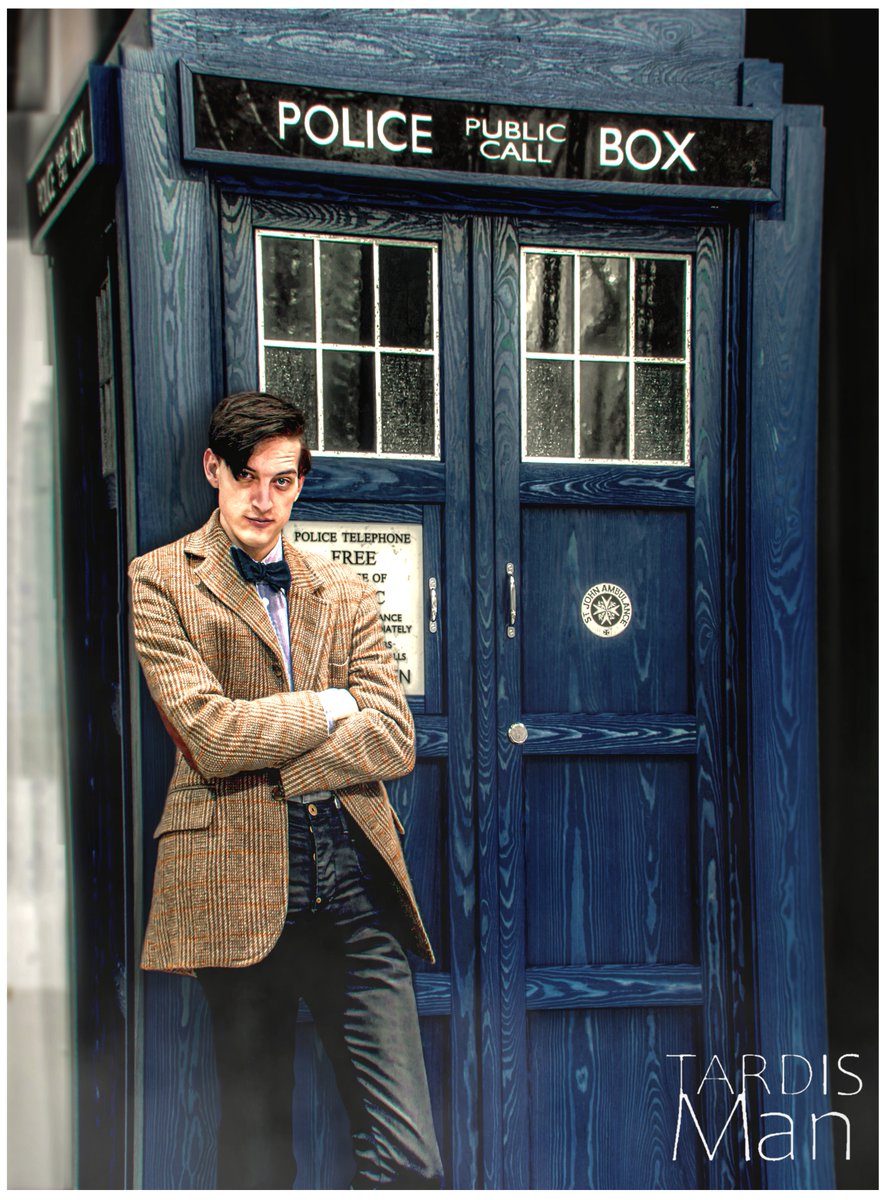TARDISman550's tweet photo. Render and a Cosplay at the same time how fun , This image was Originally taken by the amazing Dokka Chapman , the original box in the image was replaced with my series 5 TARDIS model for a future collab between myself and him will be on the way soon on my instagram stay tuned https://t.co/BM4m7mAnQ0