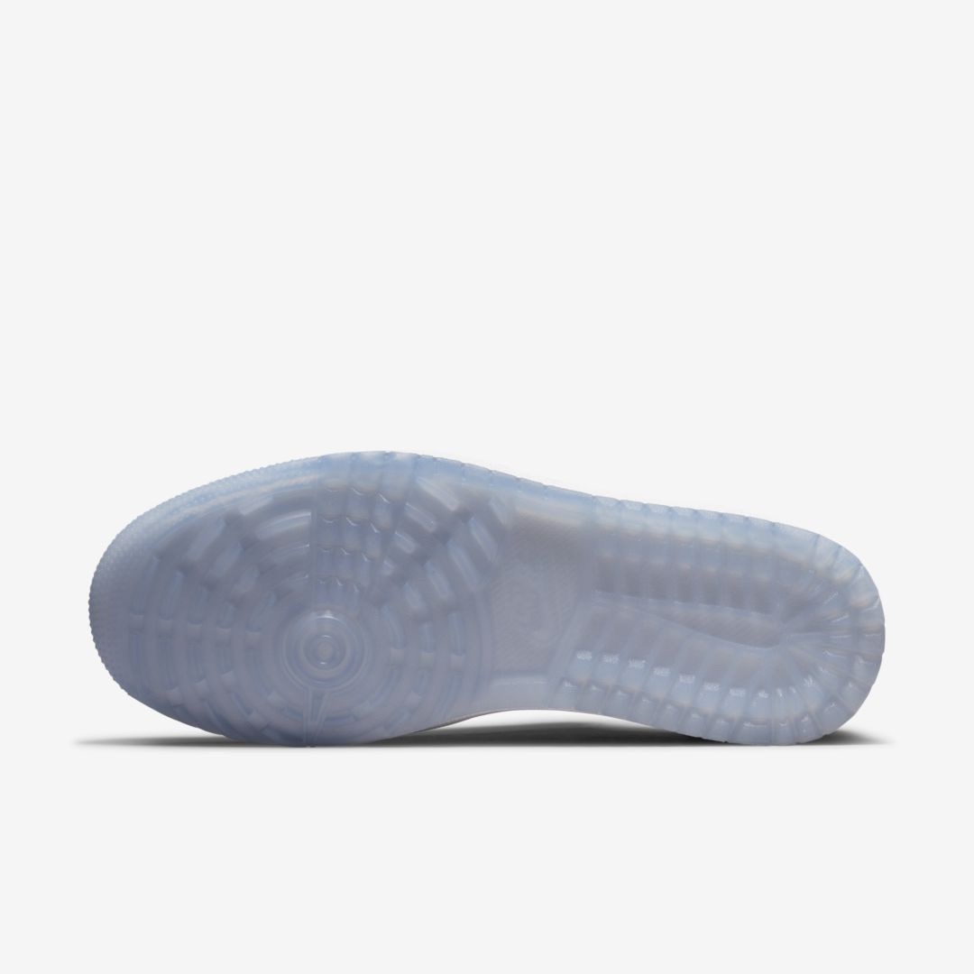 J23app's tweet photo. Jordan 1 Low Golf "Wolf Grey" official images https://t.co/kPAEvkBJAa
