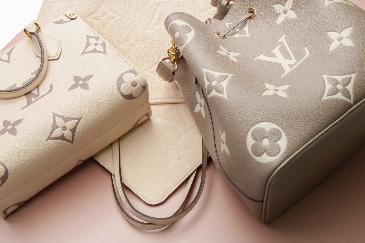 coutureusa's tweet image. Bi-Color Empreinte is perfect for the first #MonogramMonday of the year! #LouisVuitton