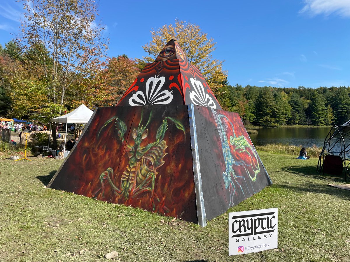 theCryptic0wlxx's tweet photo. โณ๐โฒ Mural Ziggurat โณ๐โฒ
Built for @evolutions_festival 2021
.
Engineered by @ovid_the_forest
Artists: @geddesjones & @stetzism
Produced by: #crypticgallery
Support: @evolutions_festival https://t.co/uPVcUbFz1Y