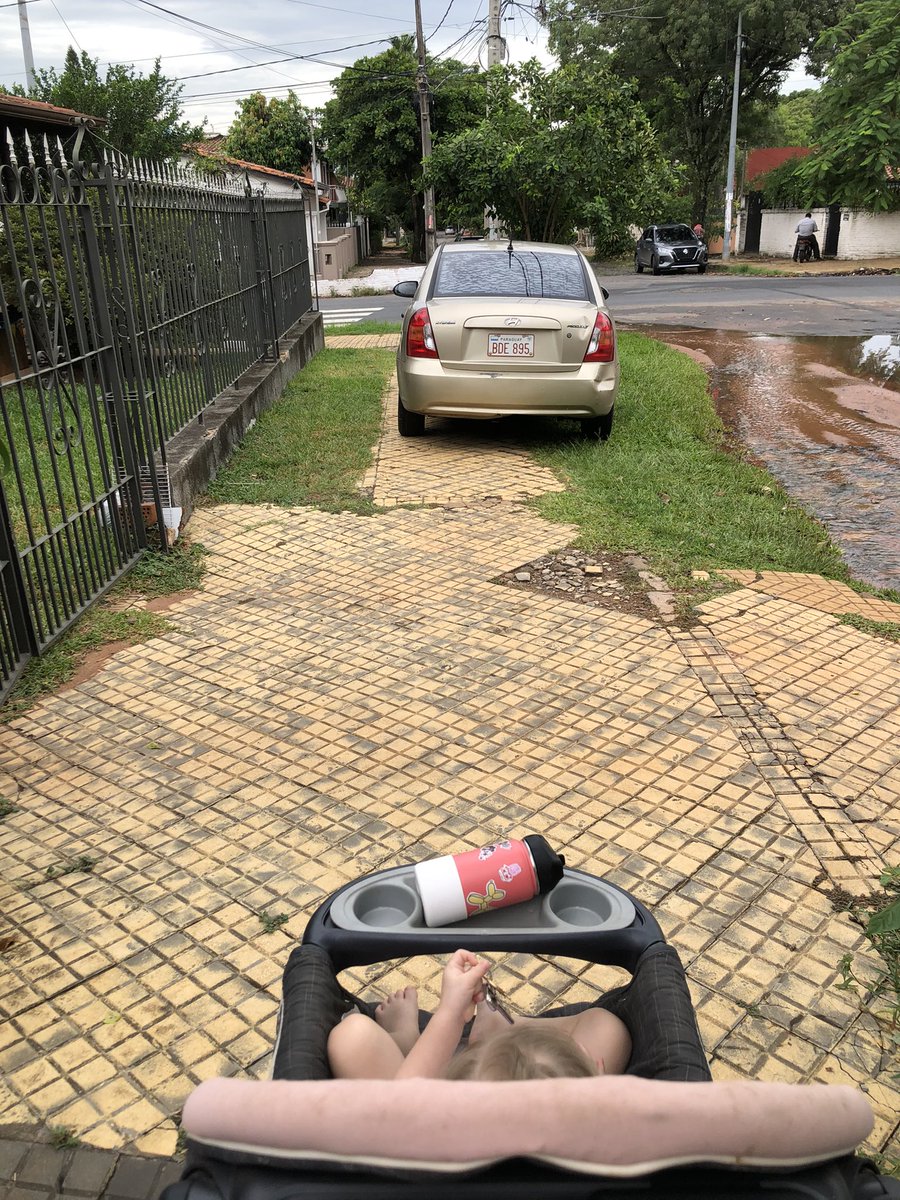 dami__dam's tweet photo. Nunca se respetó al peatón en esta ciudad, nunca! https://t.co/PnN5ZiE7vQ