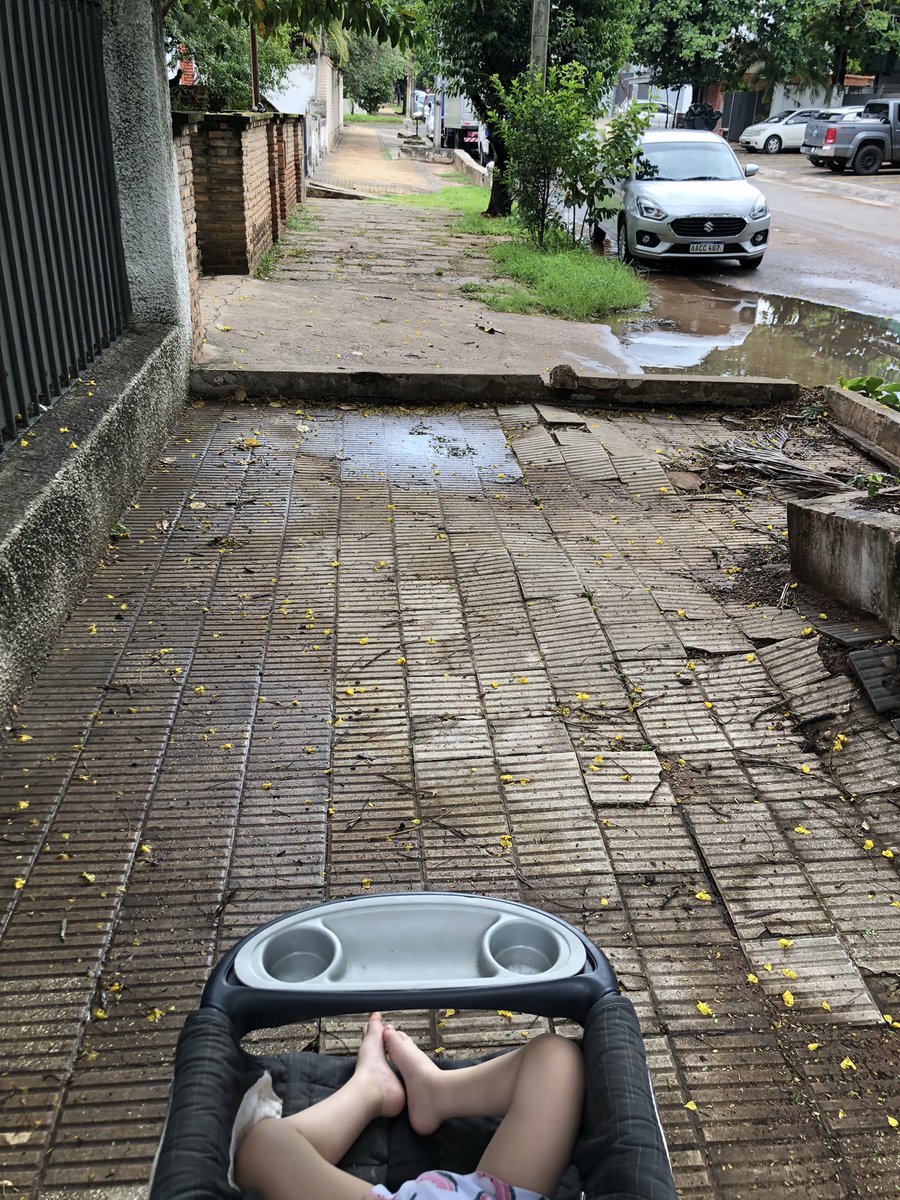 dami__dam's tweet photo. Nunca se respetó al peatón en esta ciudad, nunca! https://t.co/PnN5ZiE7vQ