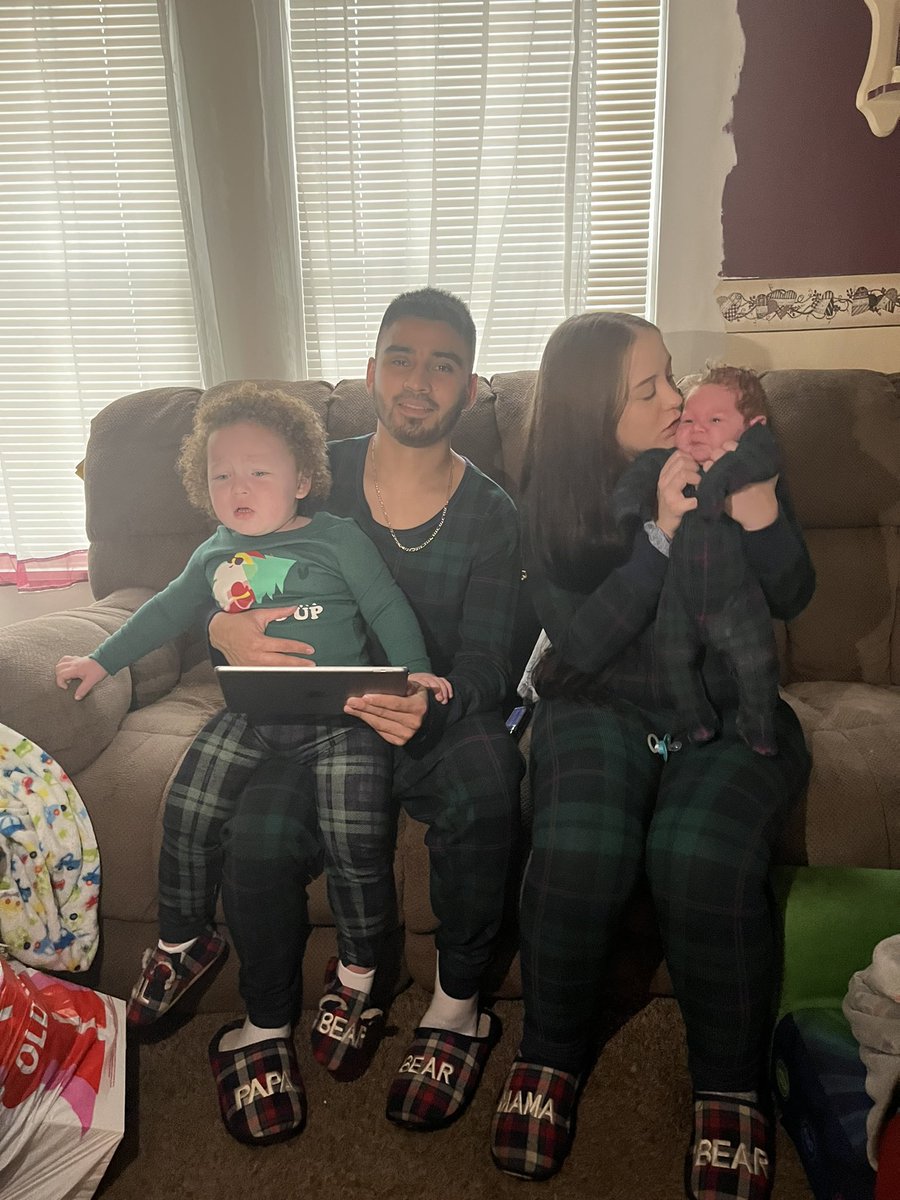 PrincessBwi_'s tweet photo. MINE ❤️ but happy holidays from mine to yours, since I never got the chance to post on Christmas lol. &amp; Happy new year 🤍🤞🏼 https://t.co/ZkTAo7EK9Y