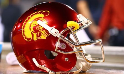 PhilPicciotti's tweet photo. Grateful to have received an offer from The University of Southern California!!  #FightOn ✌️🔴🟡 Thank you @CoachBOdom @LincolnRiley @CoachGrinch @USC_FB https://t.co/nTXLMrjYTG