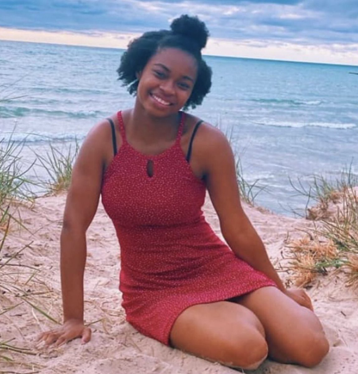 chaoticorhonest's tweet photo. Unfortunately Taleah Lowe’s death was ruled an accidental drowning but it just doesn’t add up. She had a condition that left one of her arms mostly paralyzed and never got in the water for that reason, and lake swimming in October? Links below. #TaleahLowe https://t.co/Za1wVEIMjD