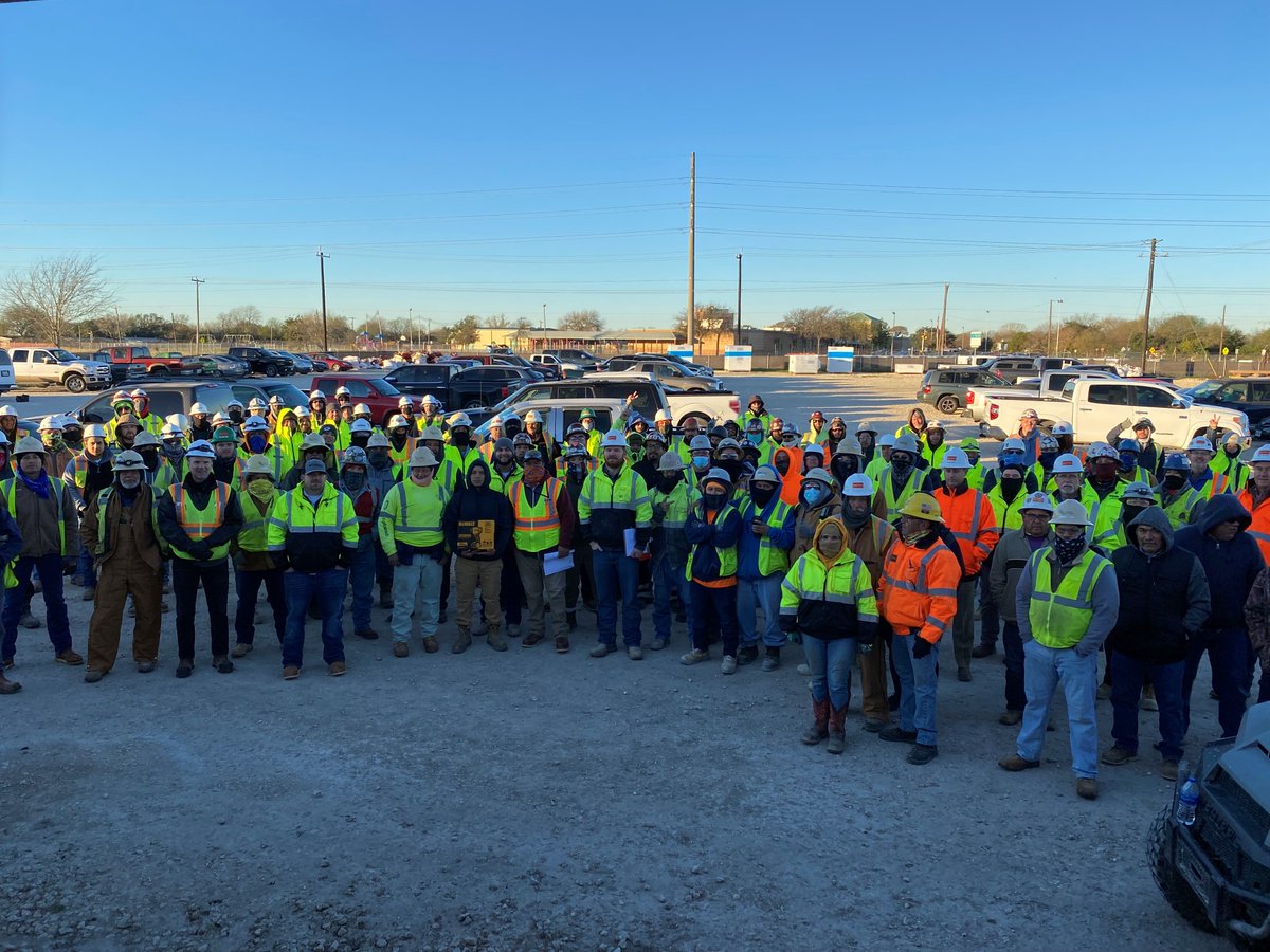 SpawGlass1953's tweet photo. Our team members are starting 2022 off right by setting aside time to focus on safety! Safety Stand Downs were held at jobsites &amp; offices across TX to discuss the importance of safety, leading causes of incidents &amp; steps to avoid incidents. #ZeroToday #SafetyMindset #GoHomeSafe https://t.co/pbT3j92vjO