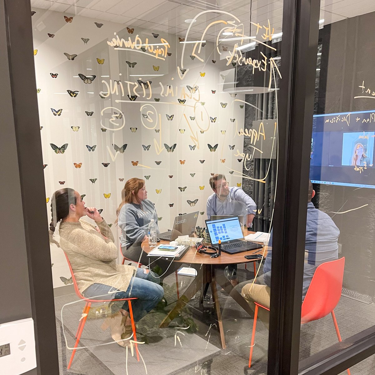 filevine's tweet photo. 2021 was a big year for Filevine—the #FilevineFam grew, we acquired Outlaw, we learned with you all at #LegalX2021, and helped thousands of clients achieve #BetterWork through legal technology. We're excited for what's in store for 2022. Stay tuned to join in on the fun 🎉 https://t.co/kBycoZUdK1
