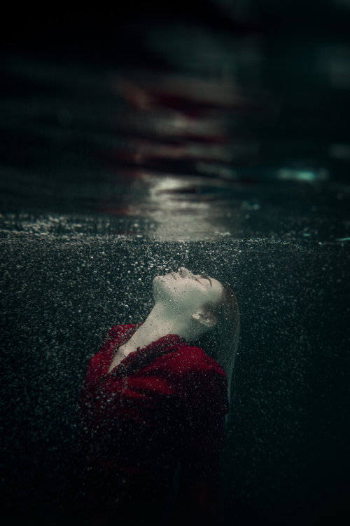 21ghostsinfo's tweet photo. requiem-on-water:by Rekha Garton - https://t.co/b7ohBHWhla - Real Poltergeist Facts 'Real Ghost Pictures' ... https://t.co/faUjsP1C7j