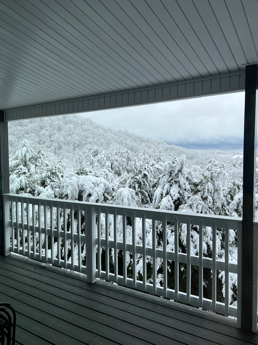 KCKelly29's tweet photo. Dandridge Beauty!! #snoWBIR https://t.co/2UMlPmW0A2