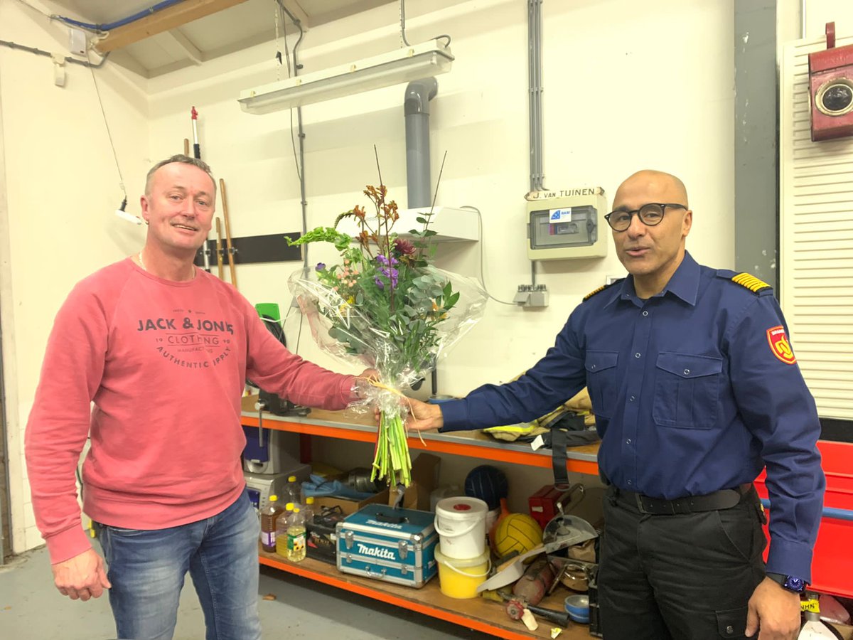 MostaphaNazih's tweet photo. Vanavond bezoek geweest bij Post Slootdorp/Noordkop/VRNHN.
De bezetting en ik hebben afscheid genomen van een loyale en betrokken Postcommandant 💐Daarna hebben we de nieuwe Postcommandant welkom geheten.
Ik wens mijn steunpilaar van Slootdorp heel veel succes toe.💐 https://t.co/1xoSwZOIcx