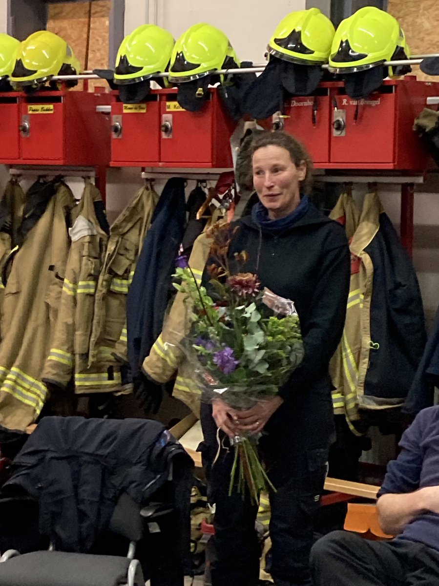 MostaphaNazih's tweet photo. Vanavond bezoek geweest bij Post Slootdorp/Noordkop/VRNHN.
De bezetting en ik hebben afscheid genomen van een loyale en betrokken Postcommandant 💐Daarna hebben we de nieuwe Postcommandant welkom geheten.
Ik wens mijn steunpilaar van Slootdorp heel veel succes toe.💐 https://t.co/1xoSwZOIcx