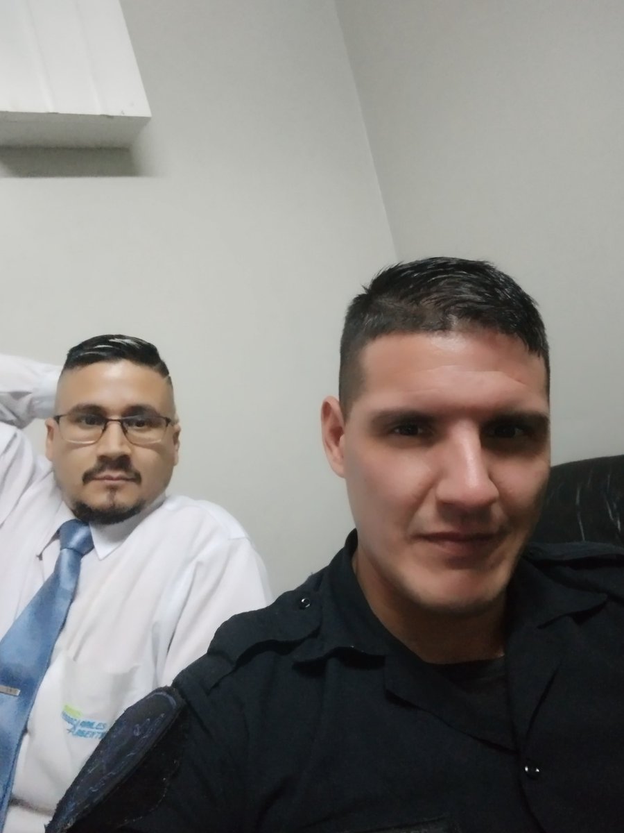 SebaCac18791102's tweet photo. Con el operador ferroviario , el negador de las criptomonedas https://t.co/nGMxtxu2O3