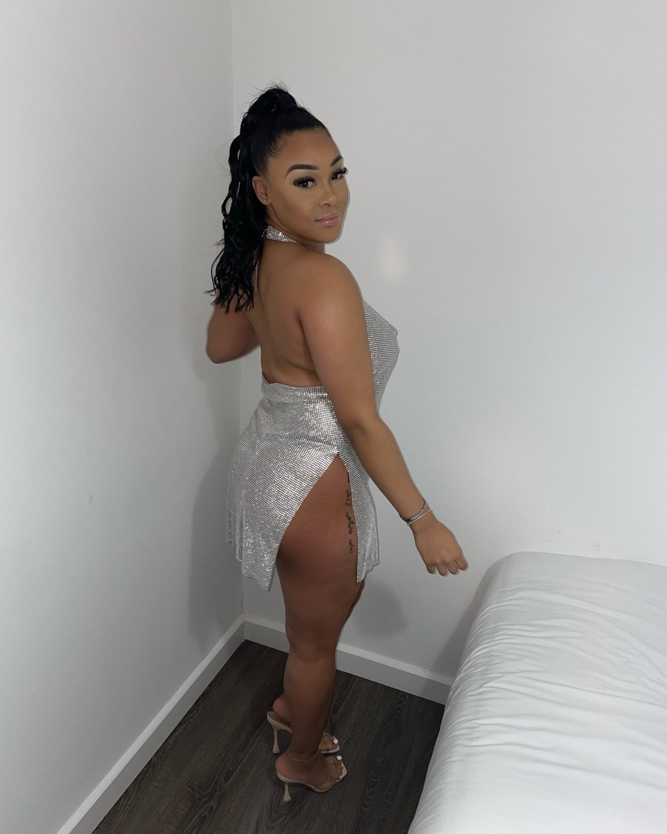 destinyjxdeca's tweet photo. I recently ordered from @SorelleUK which is one of my favourite brands. The dress subsequently fell apart within an hour. I contacted them in regards to the dress malfunction and I can not believe how they have responded. ( see below ) https://t.co/IK0q8krG9N