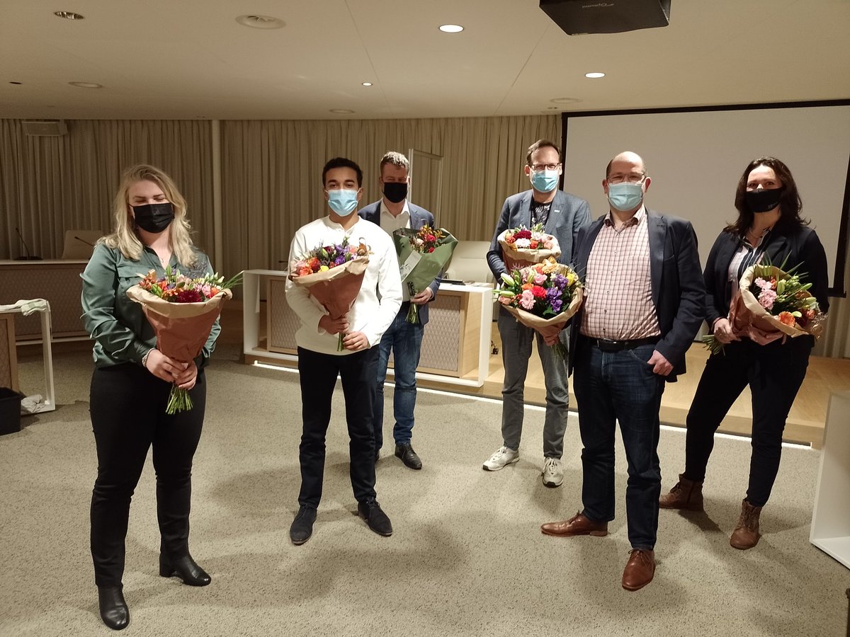 wit_rianne's tweet photo. Vanavond beëdigd als raadslid van Purmerend, met mijn Beemster sokken, -mondkapje en ketting van de Beemster VVD om moet dit wel een goed begin zijn! 😉 
@VVDPurmerend : een mooi team! https://t.co/KlgIkiEB6B