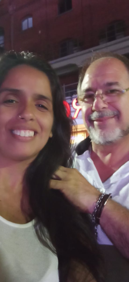 Con mi amor ❤️...

Buen año 2022...

Buena semana para todos...!!