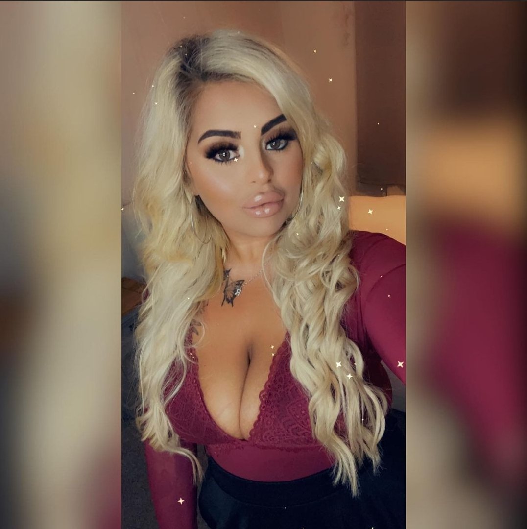 ScamBratDani's tweet photo. Send me pics of your girlfriend so I can use her to make other subs send to me 😉 

Don't worry, I won't tweet her... Oops 😈 https://t.co/UxPAeB5Hwo