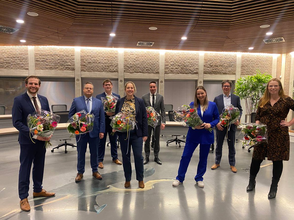 FalcoHoekstra's tweet photo. Vanavond installatie van de nieuwe gemeenteraad van Dijk en Waard! 🧡💙

En, ik ben benoemd als wethouder! #trots

#DijkenWaard #Heerhugowaard #Langedijk #SintPancras #Koedijk #BroekopLangedijk #Oudkarpsel #Noord #Veenhuizen #Zuidzcharwoude #Noordscharwoude https://t.co/3HVKnwM1AZ