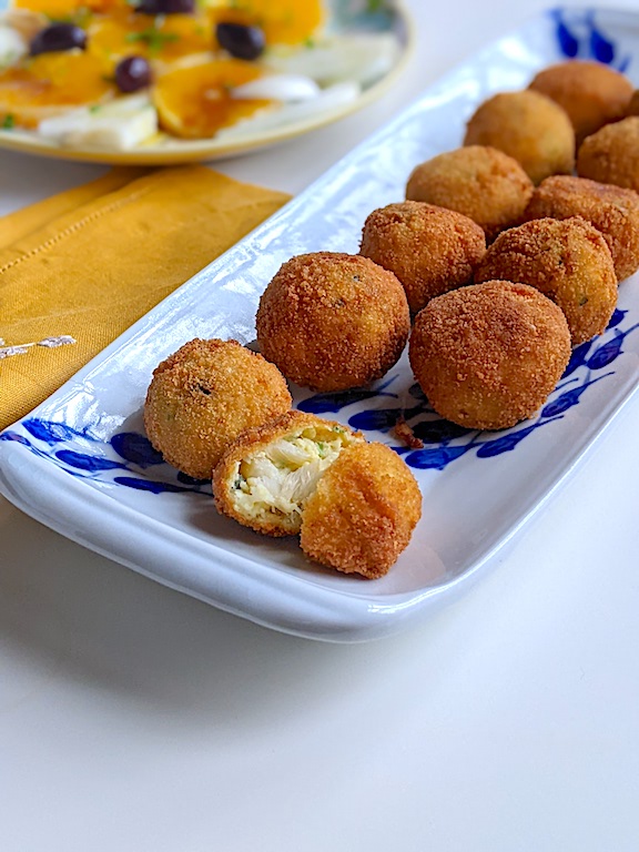 by_dolce's tweet photo. Polpette di Baccala` (Salt Cod fritters) - Solo-Dolce https://t.co/bCIWdJfC57 https://t.co/oXMaBPphUm