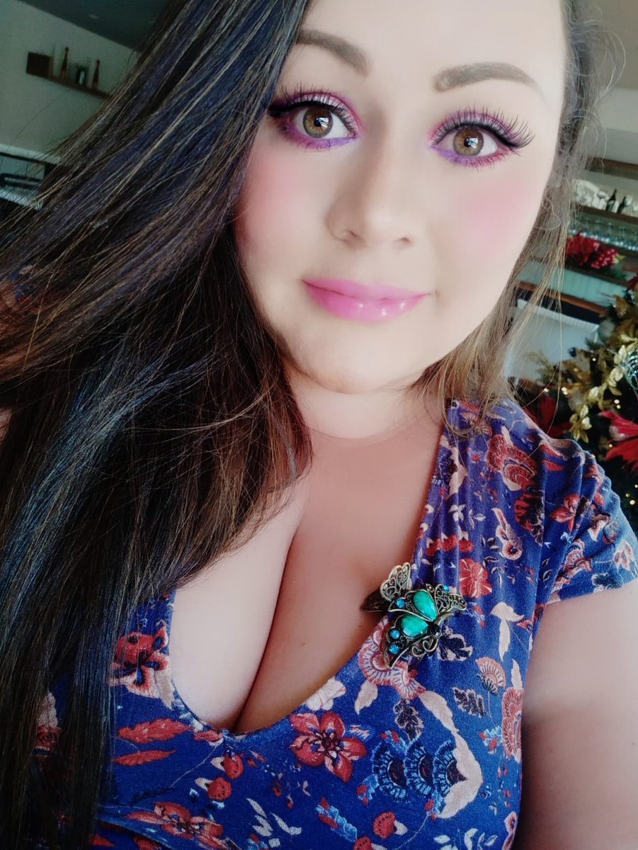 nanitalinda22's tweet photo. Makeup for party #makeup #partynight #muchcolor https://t.co/T6TagzWo6X
