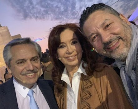 AbigailLuna__'s tweet photo. ¿Se acuerdan de Gustavo Menéndez? El 21 de mayo del 2021 lo condenaron por fraude a la administración pública y lo inhabilitaron a ejercer cargos públicos de por vida.

Hoy lo nombraron presidente del Grupo Provincia. https://t.co/eHRD9I95E9