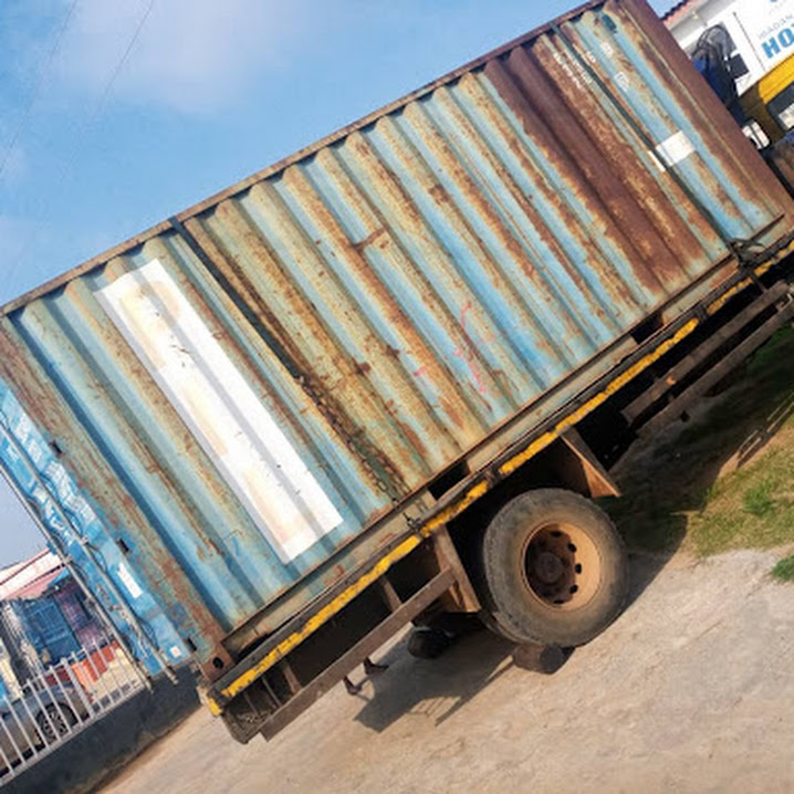 ContainerHomeNG's tweet photo. It all started from this 20ft container unit.
A modification that will change your mindset about shipping containers and our expertise.
@ContainerHomeNG 20ft container kitchen, roof top bar and outdoor lounge.
#Containerhomes #Containerhousing
#ShippingContainers https://t.co/ZXPEQjdNQF