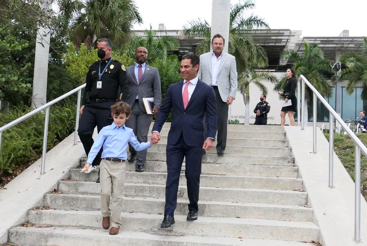 FrancisSuarez's tweet image. What an honor to become the 80th President of the  @usmayors! 

Over the next year and a half, my promise and my Vision for America will focus on creating an #AmericaForEveryone &amp;amp; an #AmericaForever!