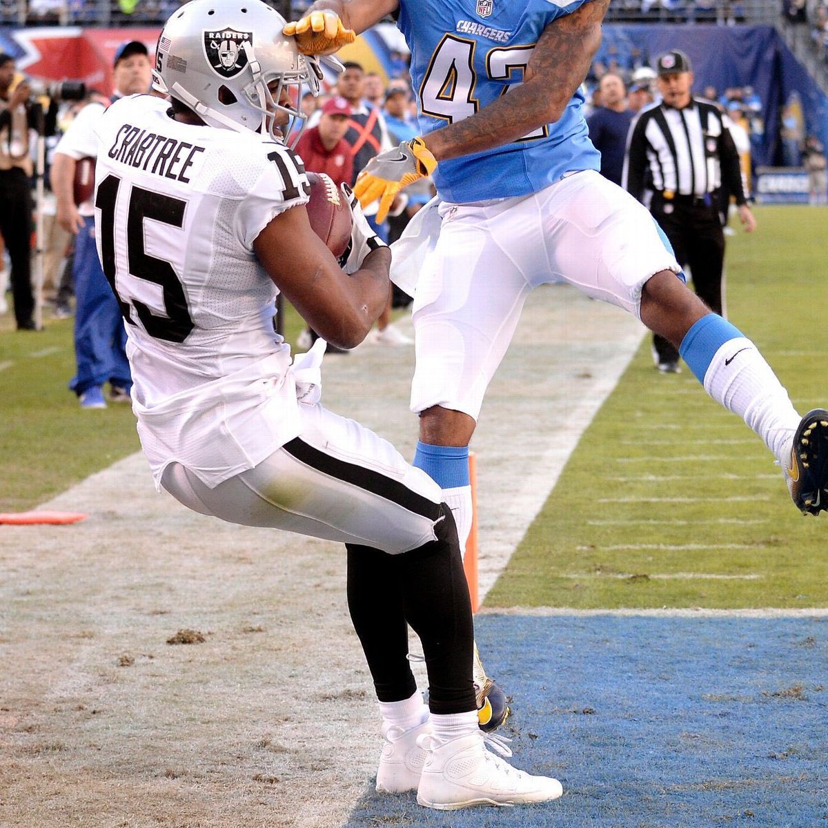 KennyKing_Jr's tweet photo. Raiders need to have Michael Crabtree light the torch Sunday vs the Chargers. #SliceOfBlue https://t.co/k8aSee7B7t