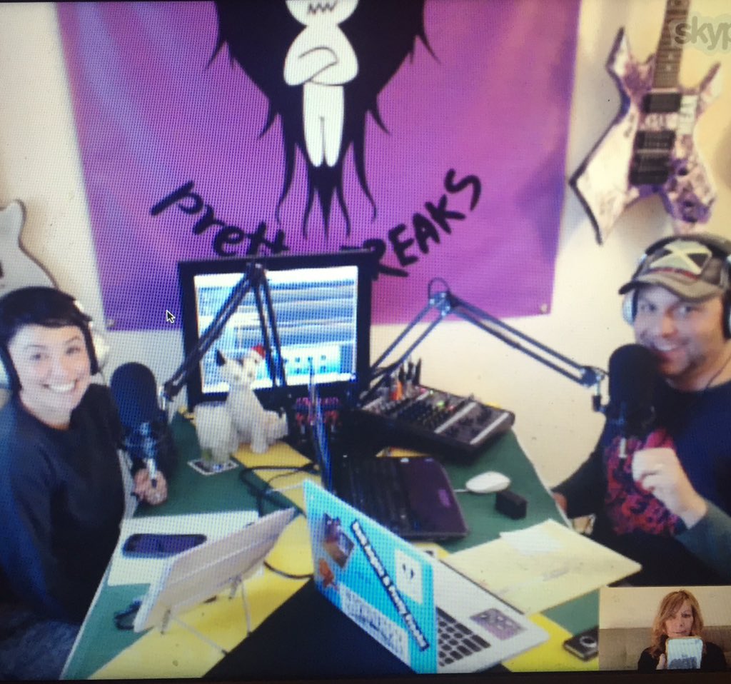 AngelsFreak7's tweet photo. THANK YOU 4 sticking w/us & continuing 2 listen even after we took almost a year off from #Podasting! U all #RAWK!! #IndiePodcast #PodernFamily Here is our latest Dark Angels & Pretty Freaks #Podcast #355 “Glitter Face” https://t.co/SNeESevyaL https://t.co/UFRPXfIULY
