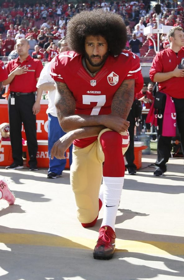 jamminfojustice's tweet photo. The fight for Justice doesn’t come without sacrifice ✊🏾 #standwithkaep #ColinKaepernick #blm #stickershop https://t.co/8ChuuxIqtU