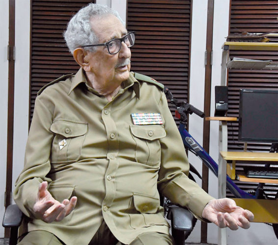 Muy interesante la historia del secuestro del comandante Camacho Aguilera en EEUU. Le decían que en #Cuba lo consideraban un desertor y que si regresaba lo iban a fusilar. Respondió: «Prefiero ser fusilado en Cuba que vivir entre ustedes». No se la pierdan.trabajadores.cu/20220102/secue…