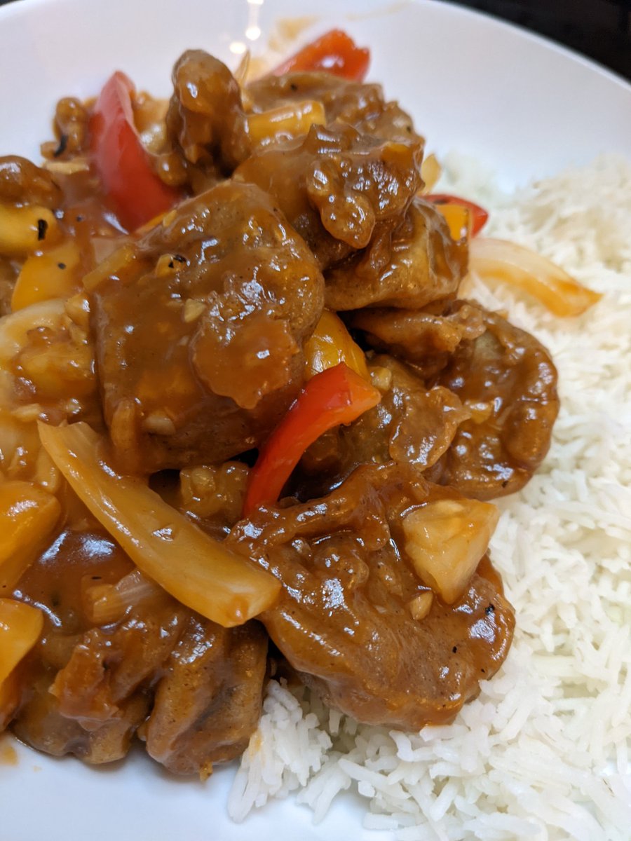ItsLolaPhoenix's tweet photo. #TodayMenu is sweet and sour fried shiitake mushrooms with peppers and onions via @Hunger_Service. I'm really proud of how it turned out! https://t.co/LE64qLtKnC
