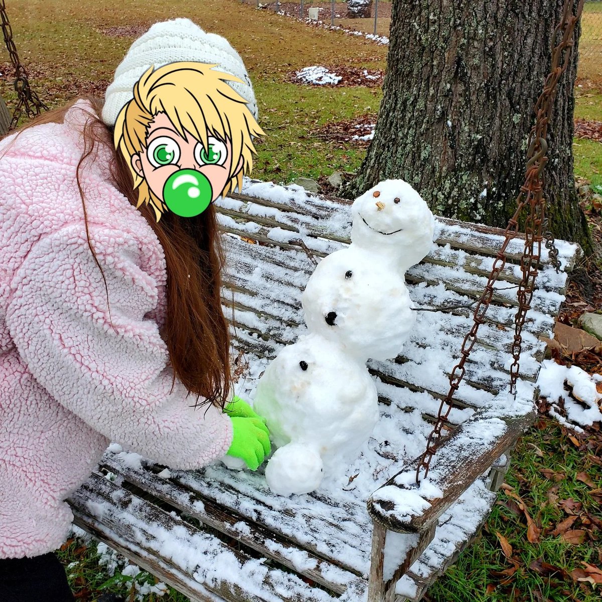 She managed to build a snowman before it all melted 😊 ⛄ ❄ #BGK