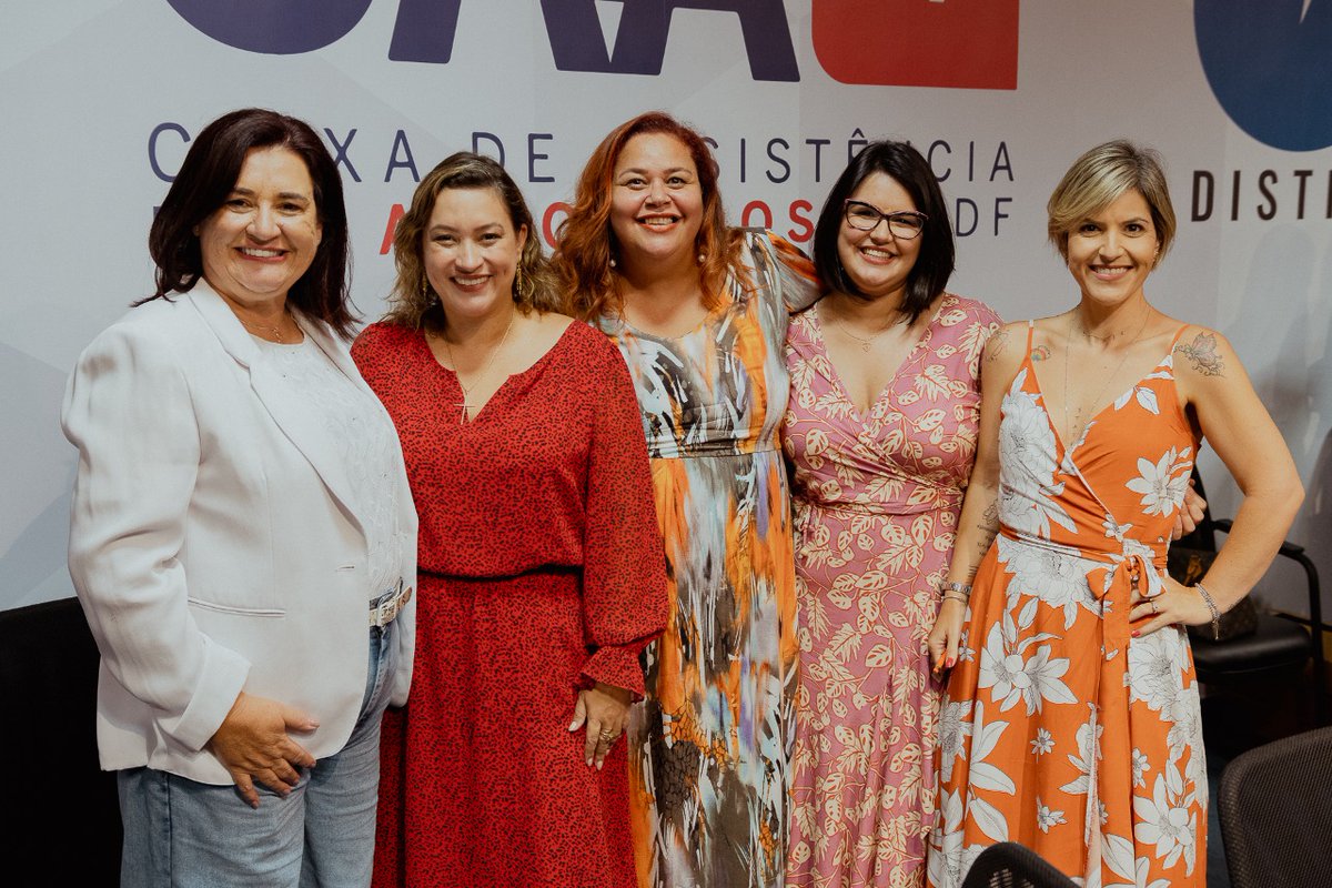 OABDF_oficial's tweet photo. Posse da nova gestão da OAB/DF para o triênio 2022-2024.

Sejam muito bem-vindos e vamos ao trabalho!

As fotos da posse estarão disponíveis no Flickr da OAB/DF.

Fotos: Eduardo Braz

#oabdf #caadf #esadf #posse #novadiretoria https://t.co/BvK4sXU6oR