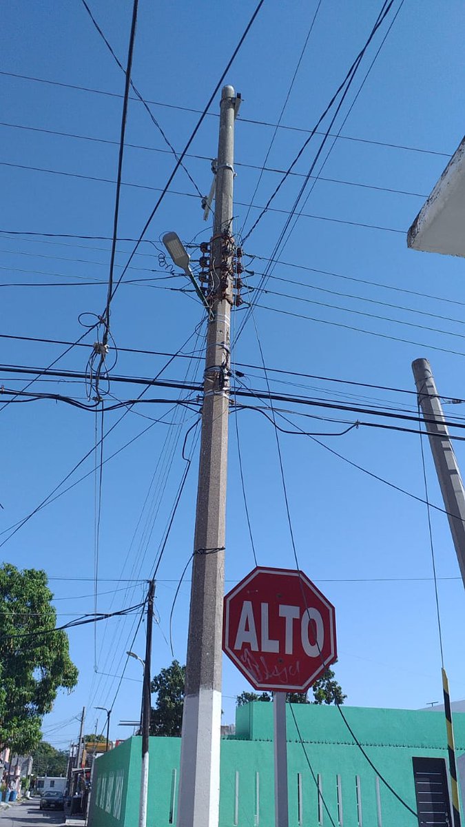 normiss200906's tweet photo. @CFE_Contigo reporte U0104330056 desde ayer a las 8 a.m no han podido venir a reparar somos parte de los 53 mil usuarios sin servicio a ver si ya pueden pasar a arreglar https://t.co/dePbKNzs2O