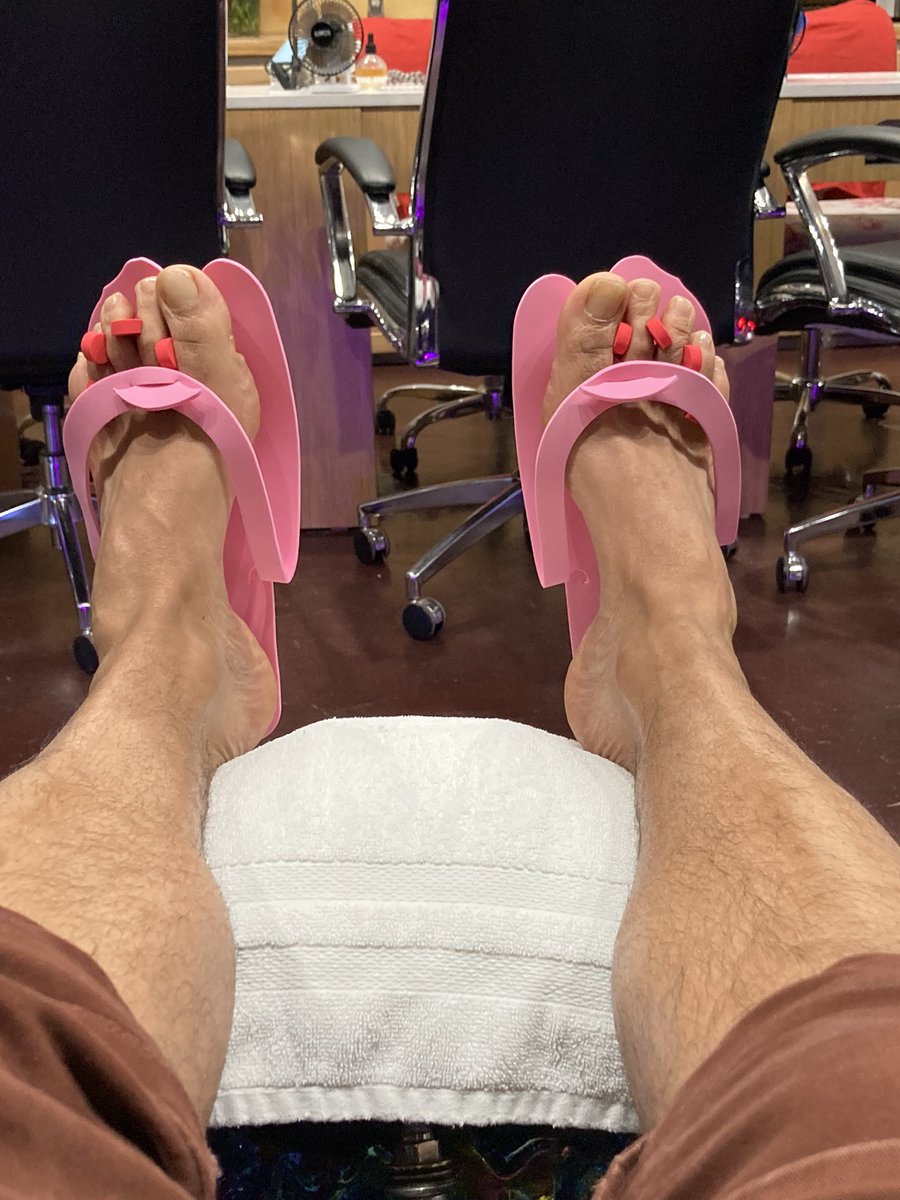 MarcMullins1's tweet photo. Cashin’ in on a Christmas gift!!
#OffToday #ReadyForThePedi https://t.co/7vqYlafqSG